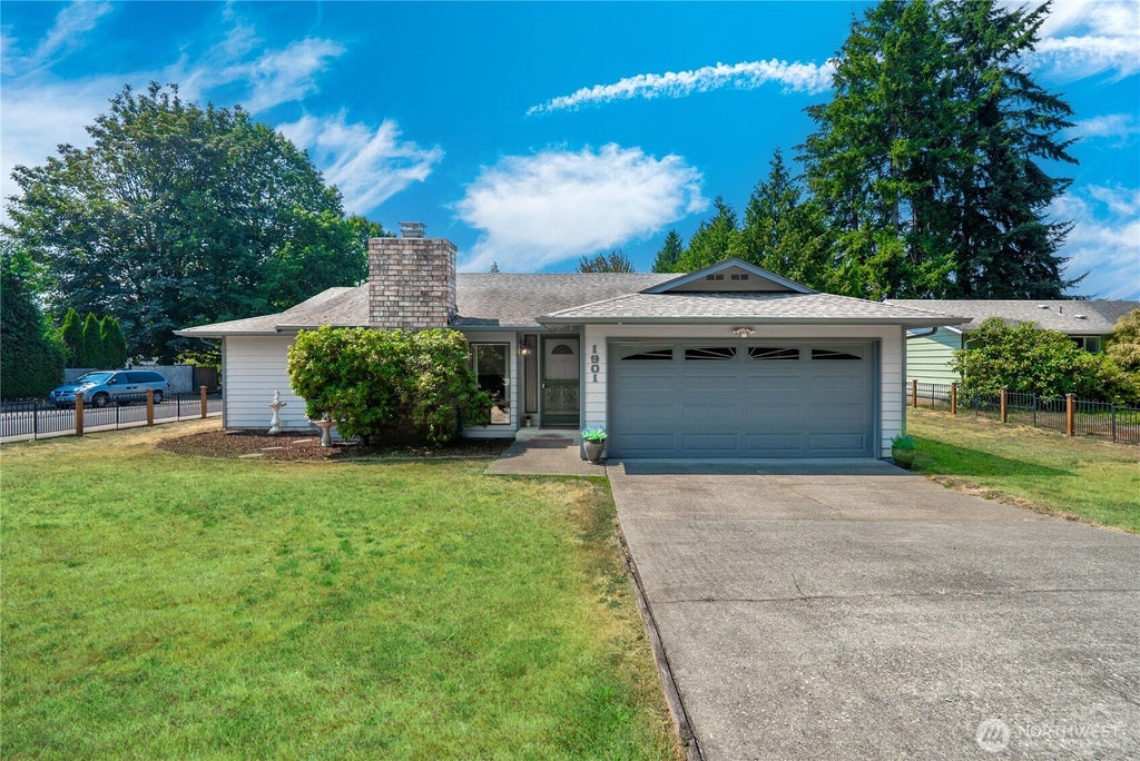 Photo of 1901 Union Avenue NE, Renton, WA 98059 (MLS # 2566279)