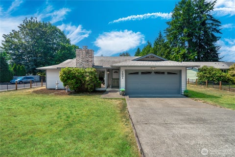 Photo of 1901 Union Avenue NE, Renton, WA 98059 (MLS # 2566279)