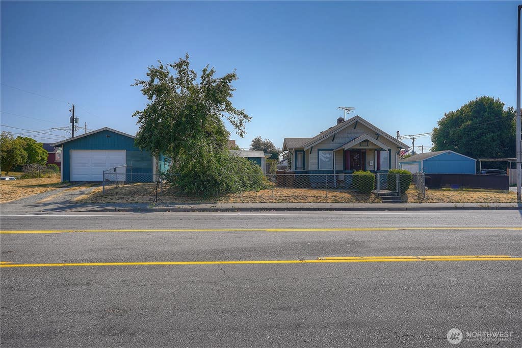 Photo of 5507 S Alaska Street, Tacoma, WA 98408 (MLS # 2567522)