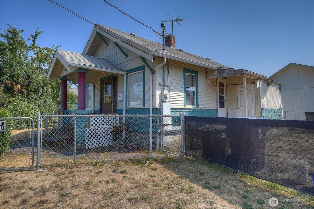 Photo of 5507 S Alaska Street, Tacoma, WA 98408 (MLS # 2567522)