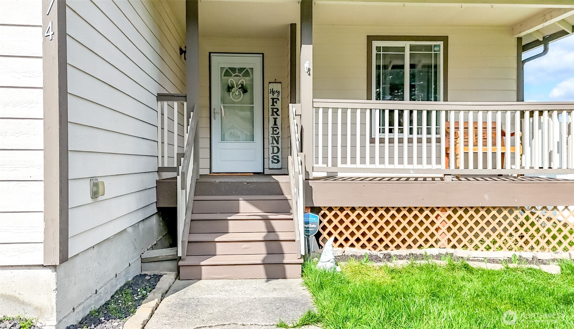 774 Carriage Court Drive W