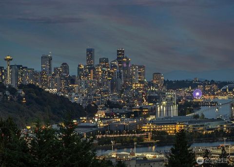 Photo of 2630 W Lynn Street, Seattle, WA 98199 (MLS # 2437850)