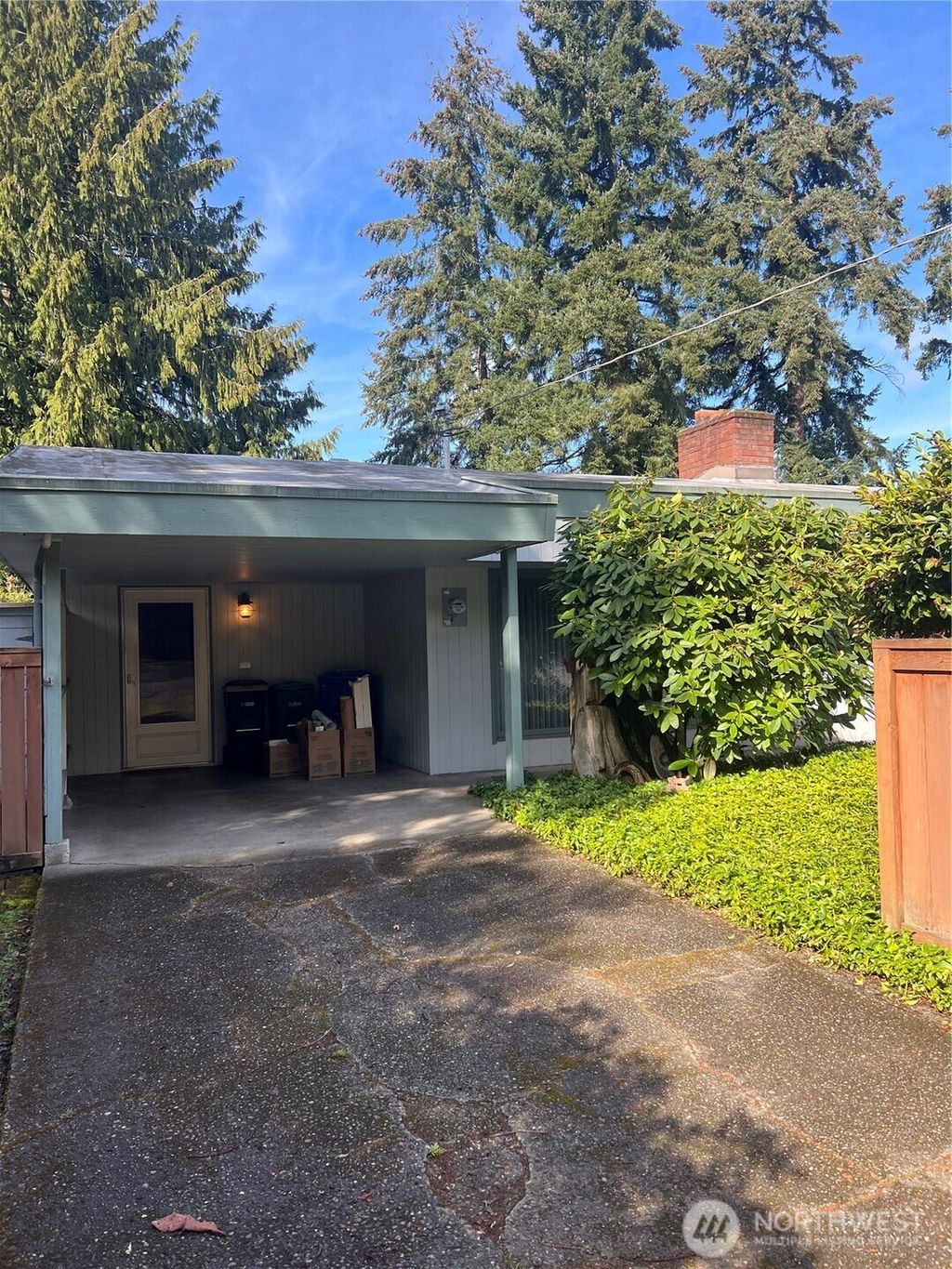 Photo of 10009 NE 46th Avenue, Seattle, WA 98125 (MLS # 2345581)