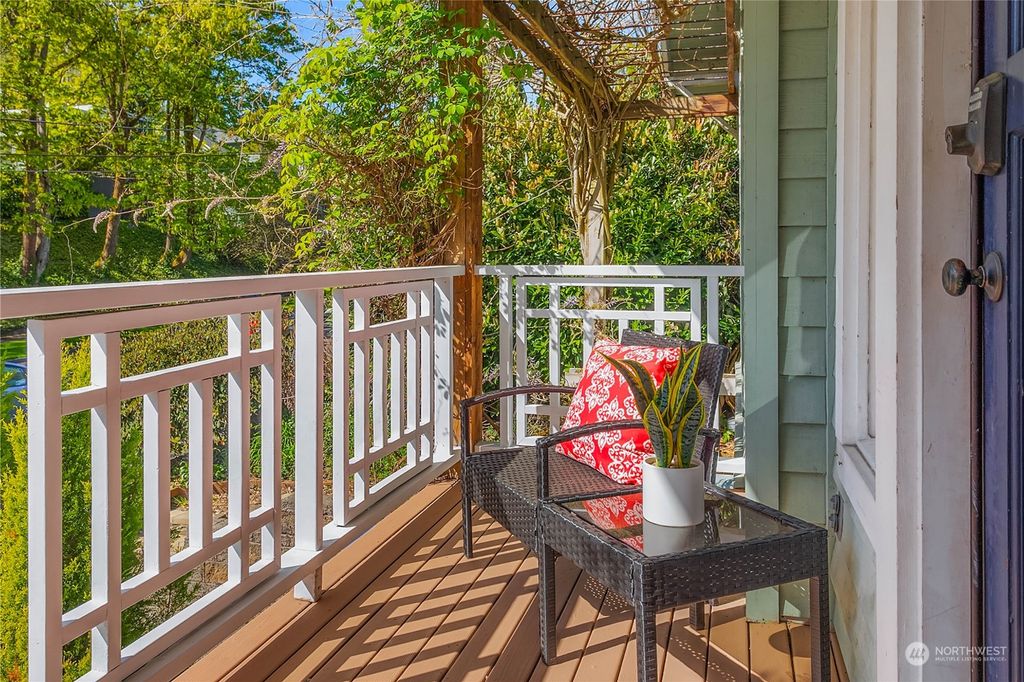 Photo of 1010 31st Avenue E, Seattle, WA 98112 (MLS # 2208494)