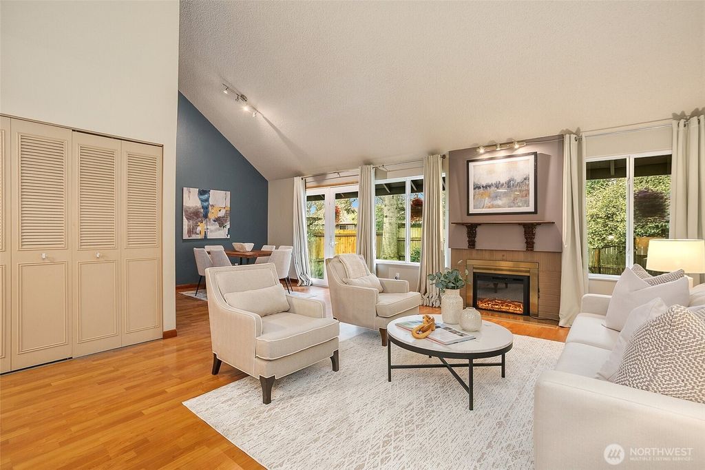 Photo of 14203 NE 63rd Court, Redmond, WA 98052 (MLS # 2497788)