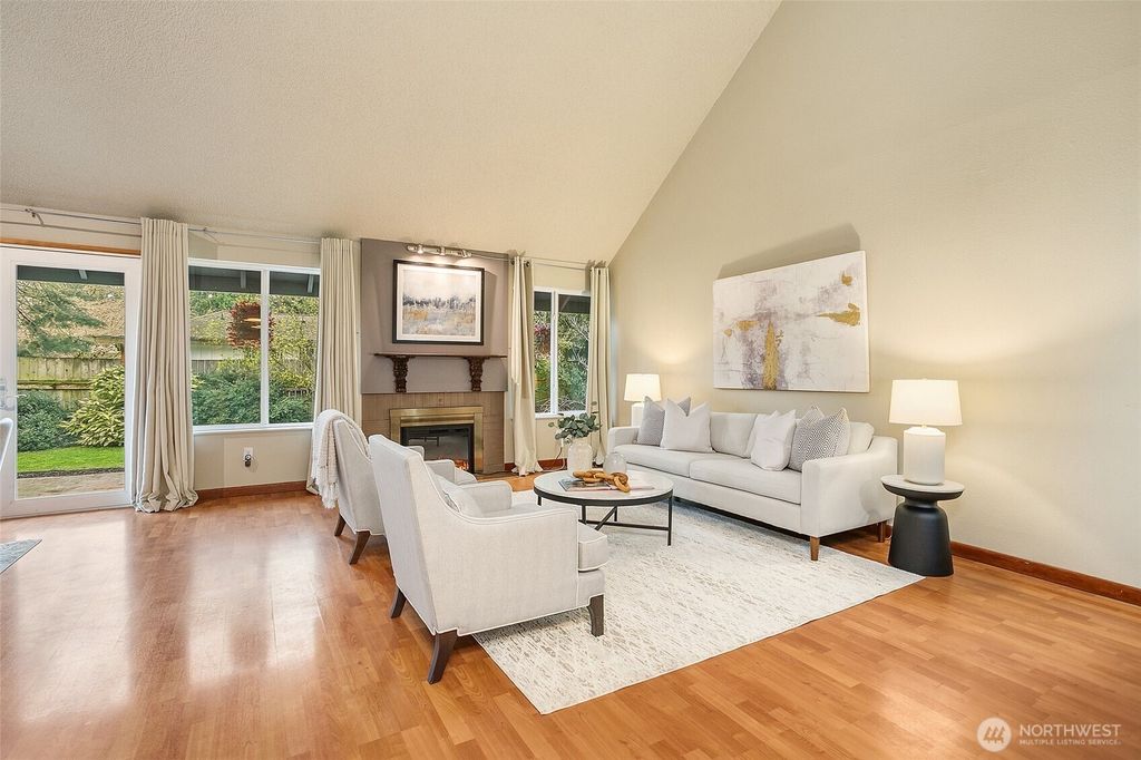 Photo of 14203 NE 63rd Court, Redmond, WA 98052 (MLS # 2497788)