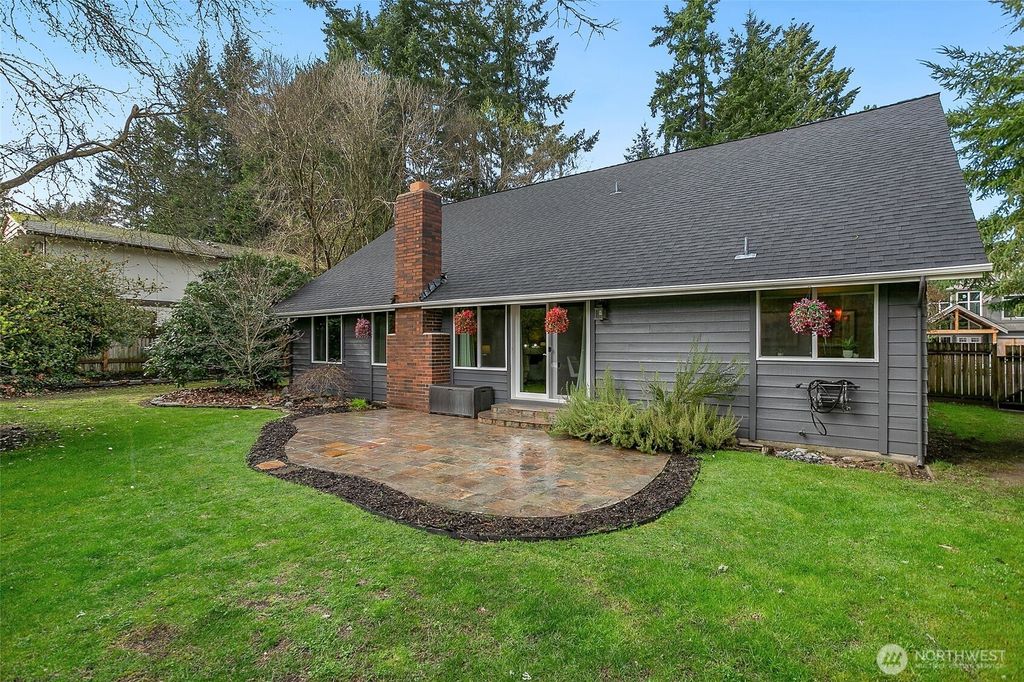 Photo of 14203 NE 63rd Court, Redmond, WA 98052 (MLS # 2497788)