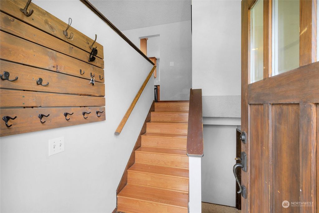 listing image 9365302333334890808