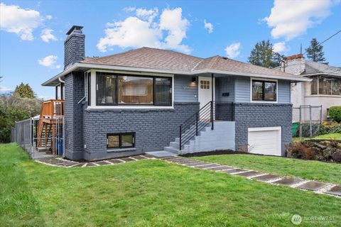 Photo of 6014 31st Avenue S, Seattle, WA 98108 (MLS # 2501072)