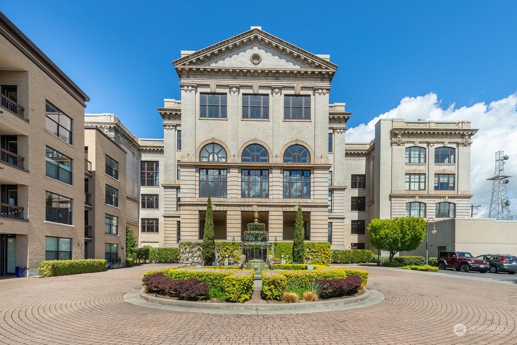 Photo of 201 Galer Street #446, Seattle, WA 98109 (MLS # 2269033)