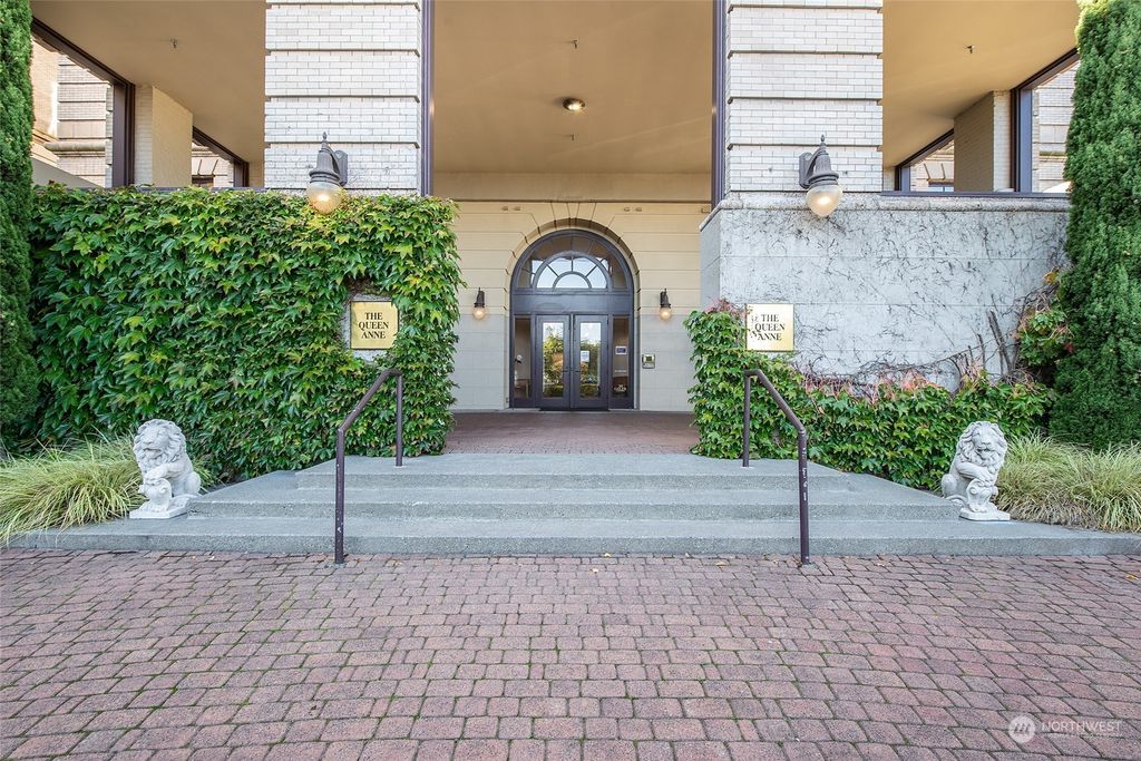 Photo of 201 Galer Street #446, Seattle, WA 98109 (MLS # 2269033)