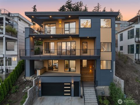 Photo of 11909 90th Avenue NE, Kirkland, WA 98034 (MLS # 2464525)