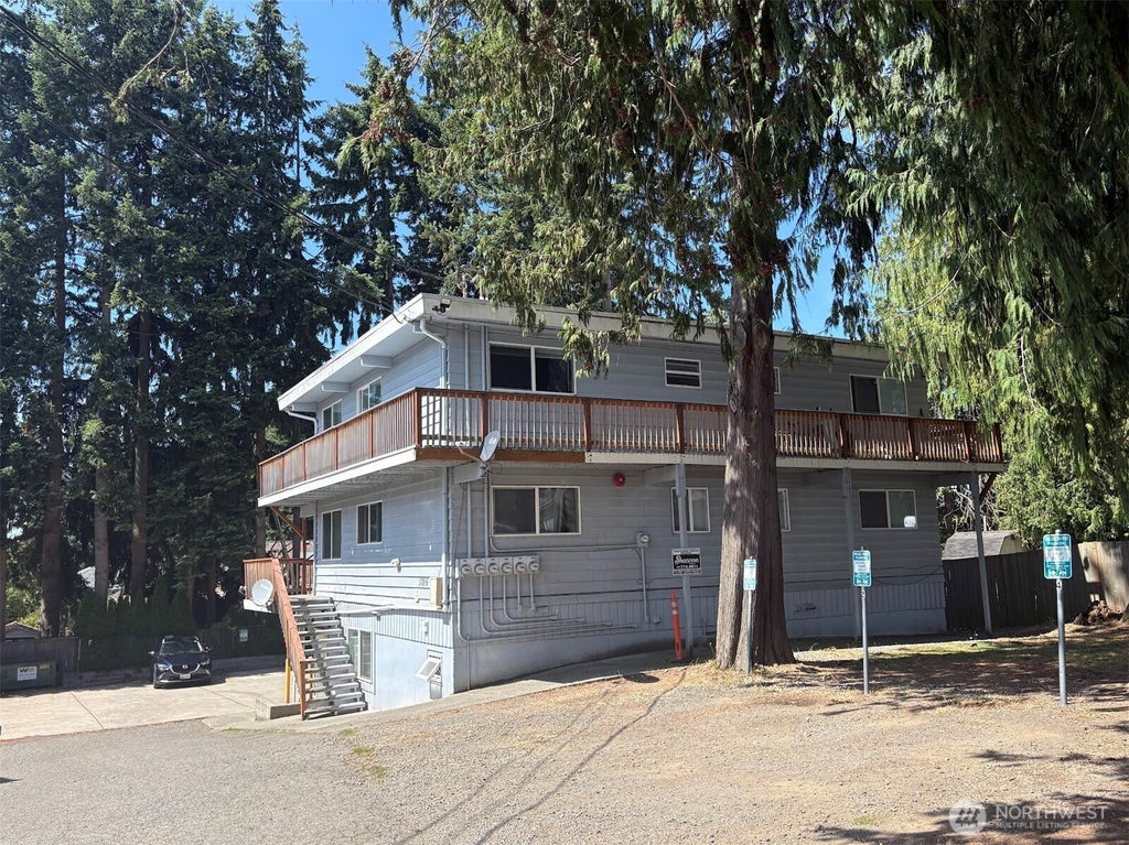 Photo of 17816 44th Avenue W, Lynnwood, WA 98037 (MLS # 2570048)