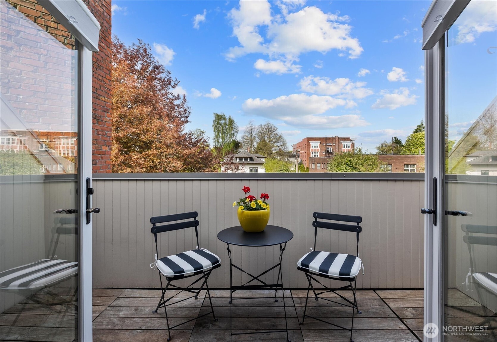 1401 5th Avenue W 402