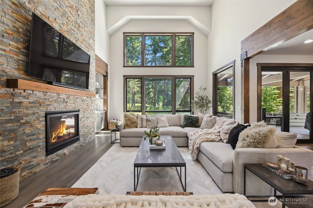 Photo of 1810 Larkspur Loop, Cle Elum, WA 98922 (MLS # 2513774)