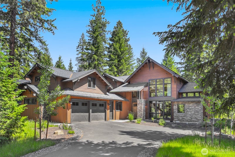1810 Larkspur Loop
