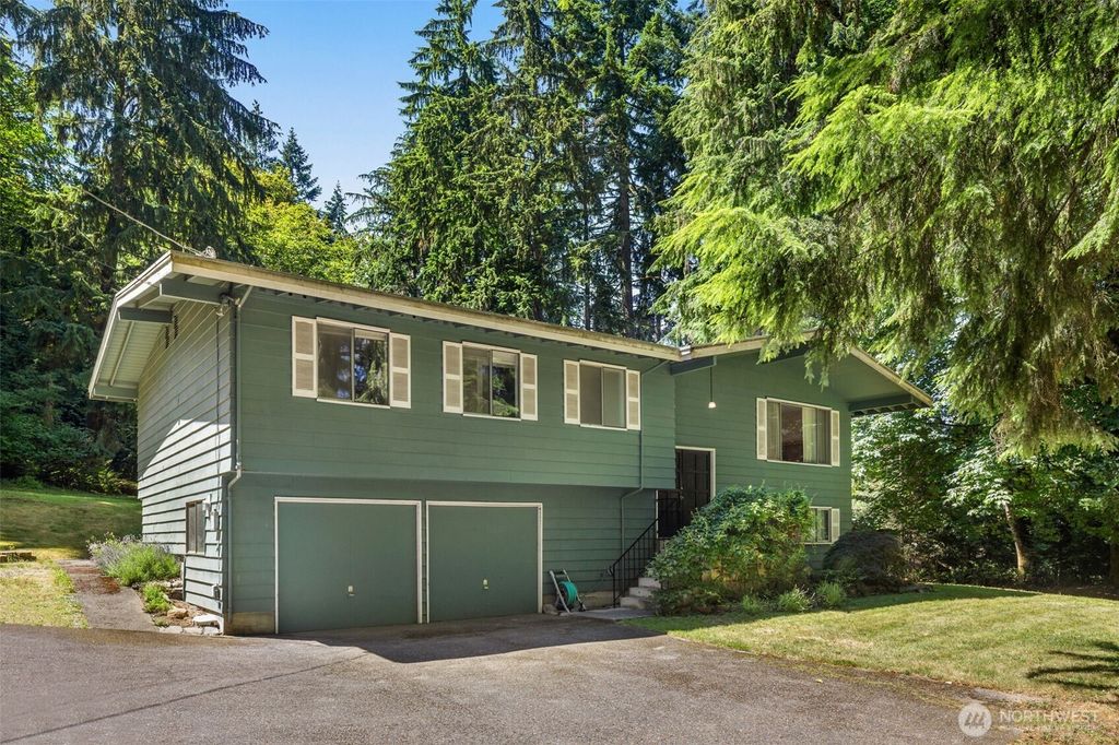 Photo of 17525 164th Avenue NE, Woodinville, WA 98072 (MLS # 2401673)
