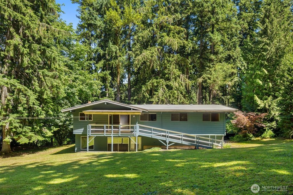 Photo of 17525 164th Avenue NE, Woodinville, WA 98072 (MLS # 2401673)