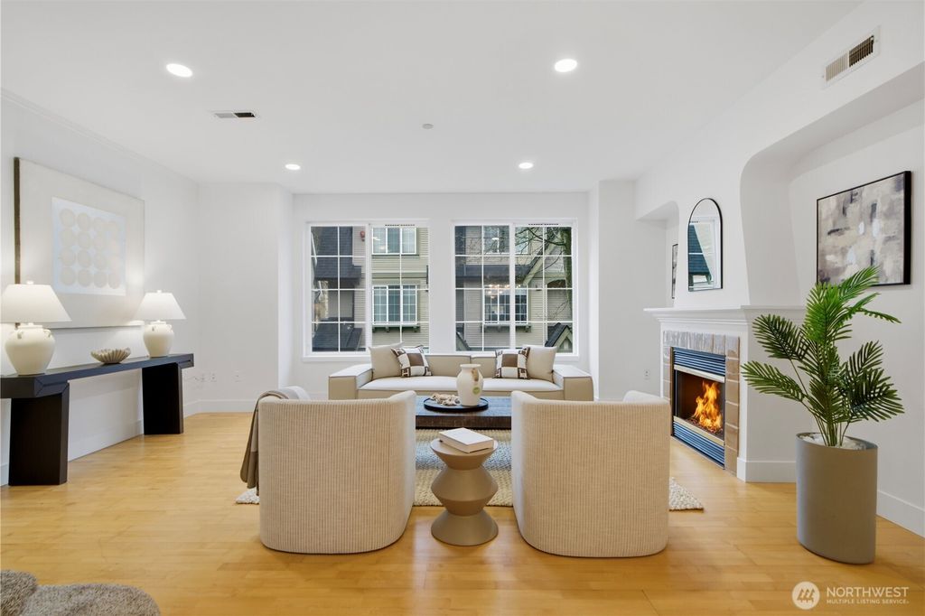 Photo of 18275 NE 97th Way #103, Redmond, WA 98052 (MLS # 2501649)