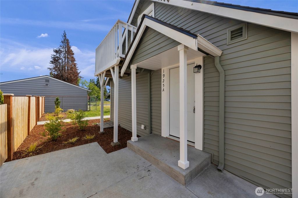 Photo of 1925 Lombard Ave #A, Everett, WA 98201 (MLS # 2504385)