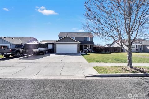 Photo of 1407 E Crossroads Drive, Moses Lake, WA 98837 (MLS # 2498820)