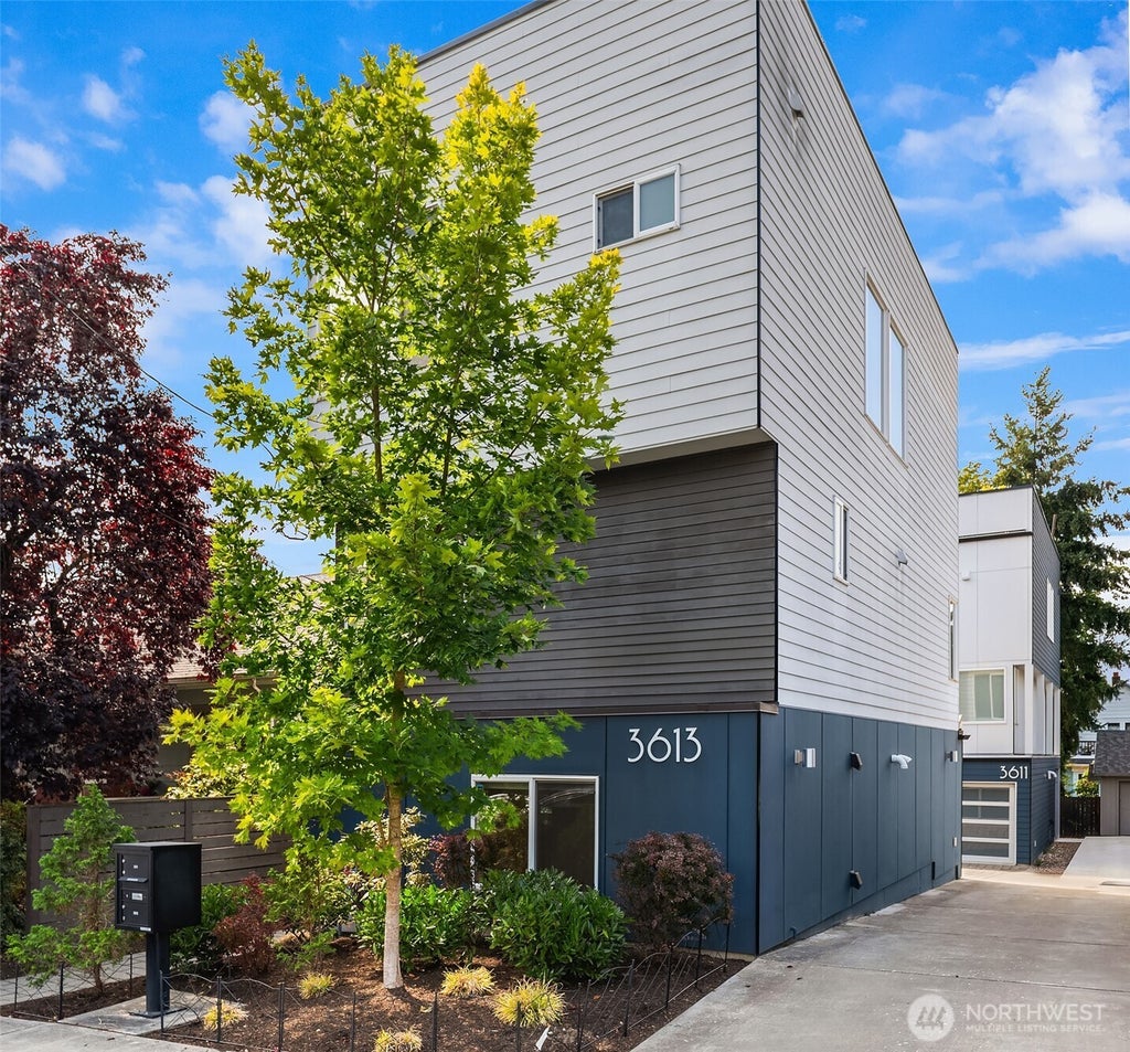 Photo of 3613 Wallingford Avenue N, Seattle, WA 98103 (MLS # 2573870)