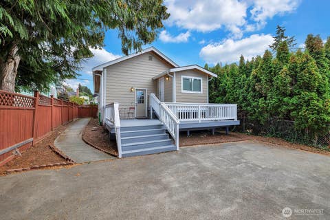 Photo of Seattle, WA 98115 (MLS # 2566894)