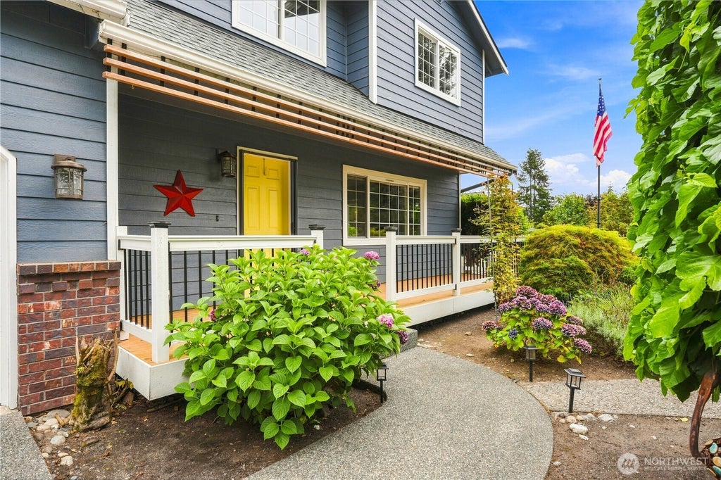 Photo of 2219 116th Avenue NE, Lake Stevens, WA 98258 (MLS # 2579900)