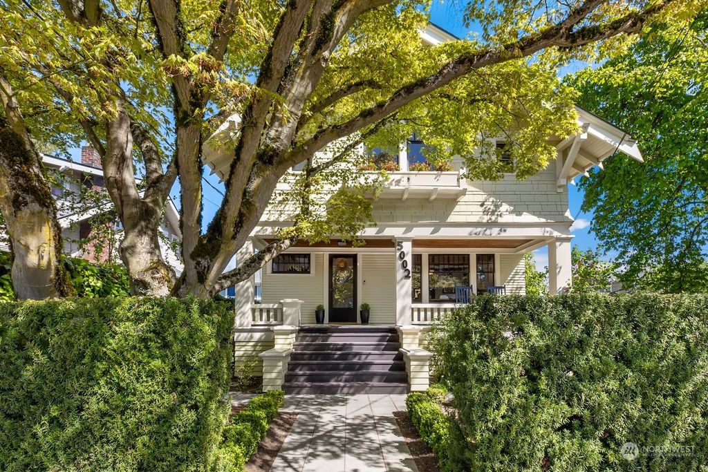Photo of 5002 20th Avenue NE, Seattle, WA 98105 (MLS # 2228603)
