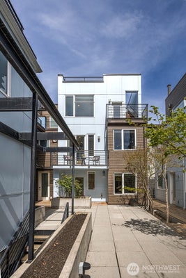 4331 WOODLAND PARK AVE N, SEATTLE, WA 98103 - Image 112ac680209e32cc93e58e71ffa30eb9/8041594