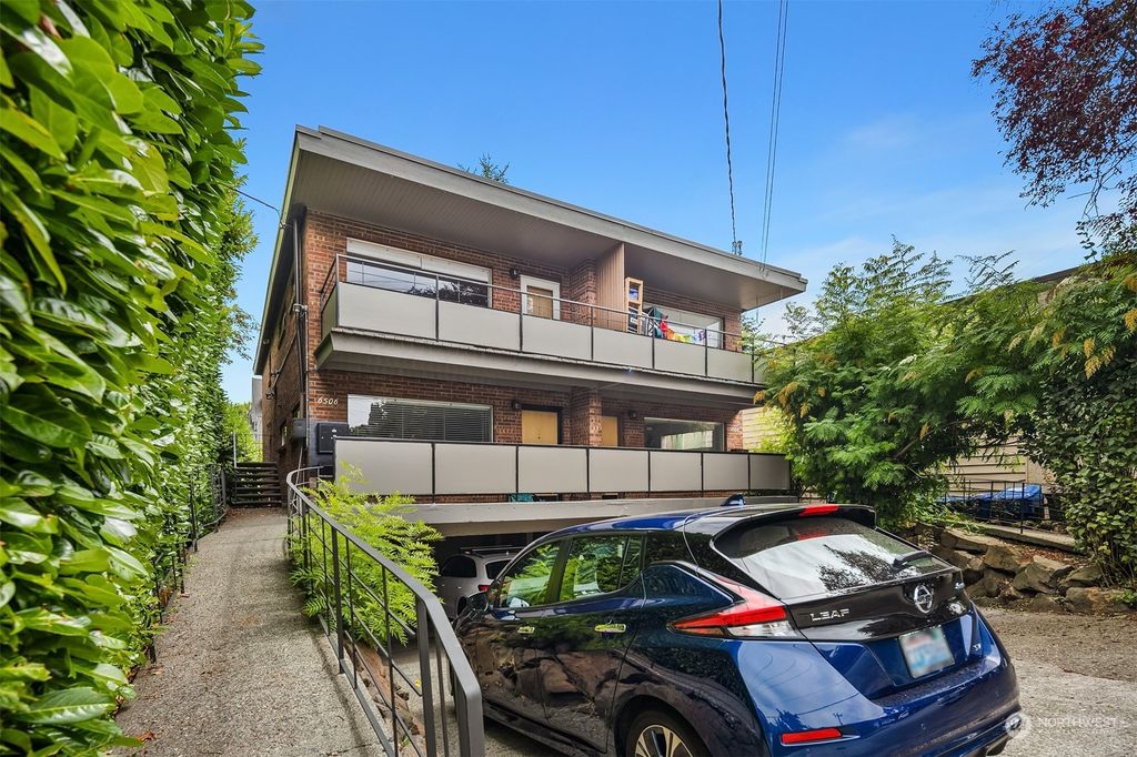 Photo of 6506 NE 4th Avenue NE, Seattle, WA 98115 (MLS # 2042700)