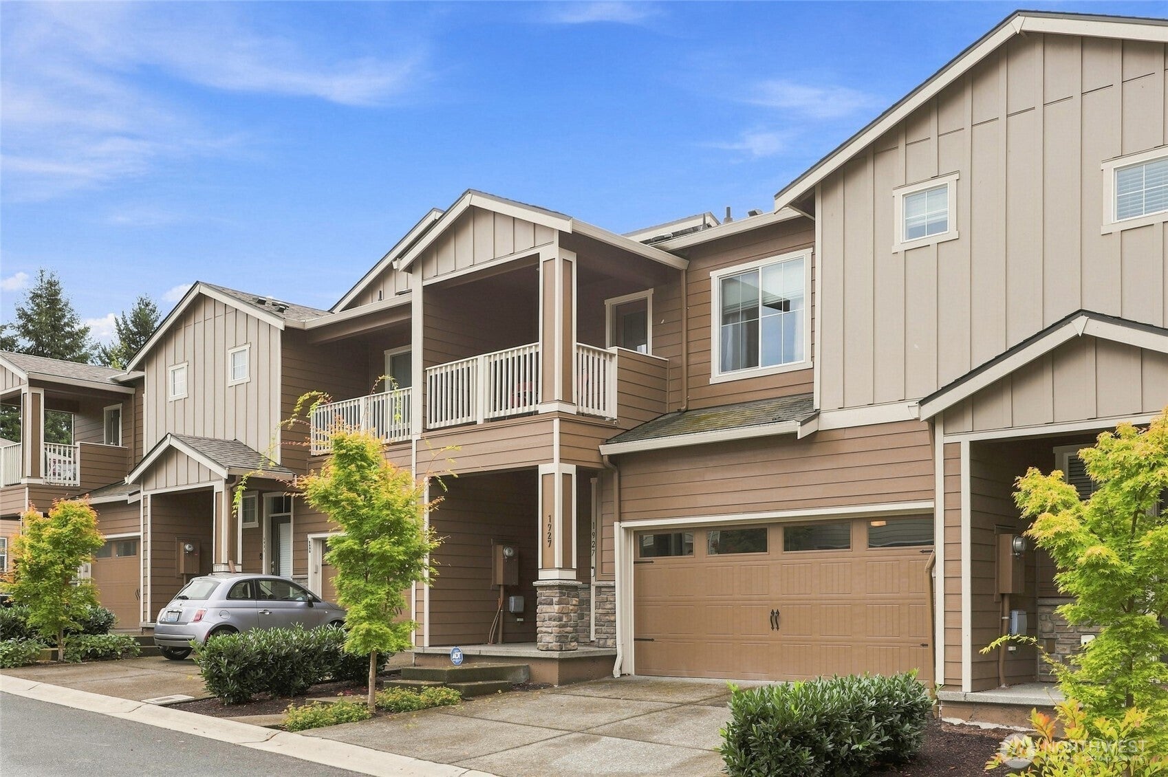 1927 NE 101st Circle