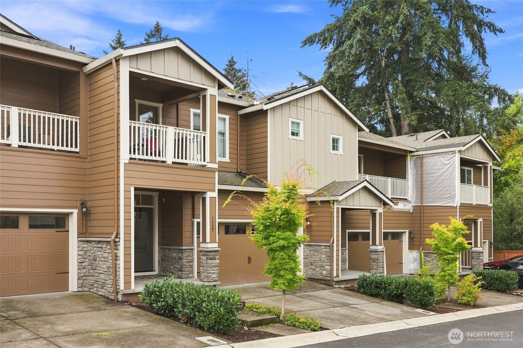1927 NE 101st Circle