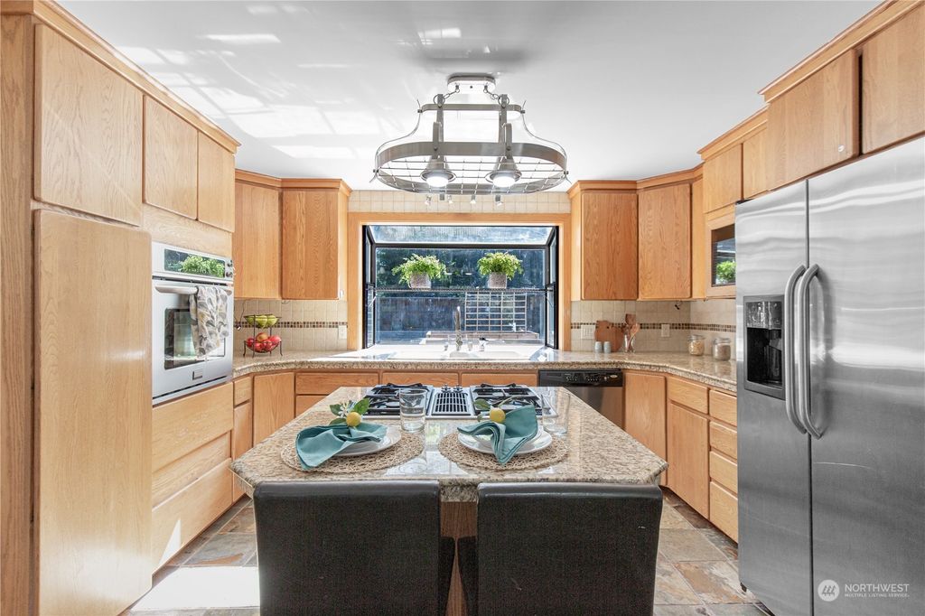 Photo of 190 Mt Olympus Drive SW, Issaquah, WA 98027 (MLS # 2009171)