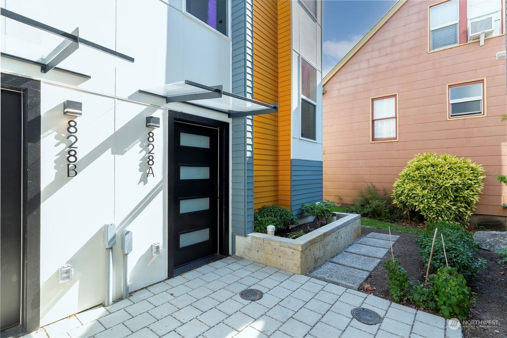 Photo of 828 NW 56th Street #A, Seattle, WA 98107 (MLS # 2327046)