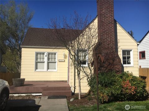 Photo of 5437 25th Avenue SW, Seattle, WA 98106 (MLS # 2421124)