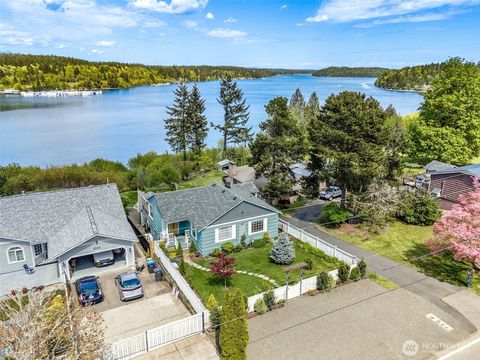 Photo of 1208 Fairmount Avenue, Shelton, WA 98584 (MLS # 2514698)