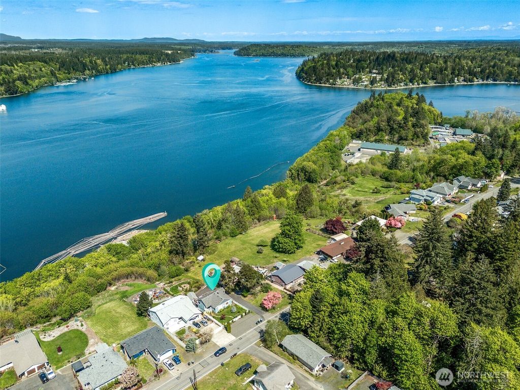 Photo of 1208 Fairmount Avenue, Shelton, WA 98584 (MLS # 2514698)
