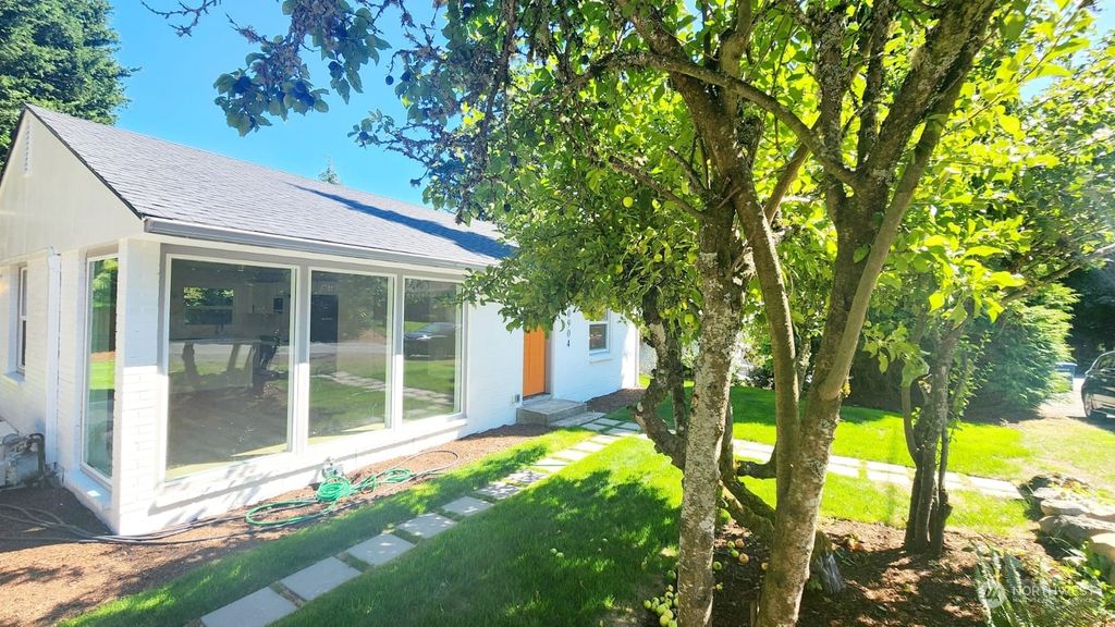 Photo of 20904 5th Avenue S, Des Moines, WA 98198 (MLS # 2329960)
