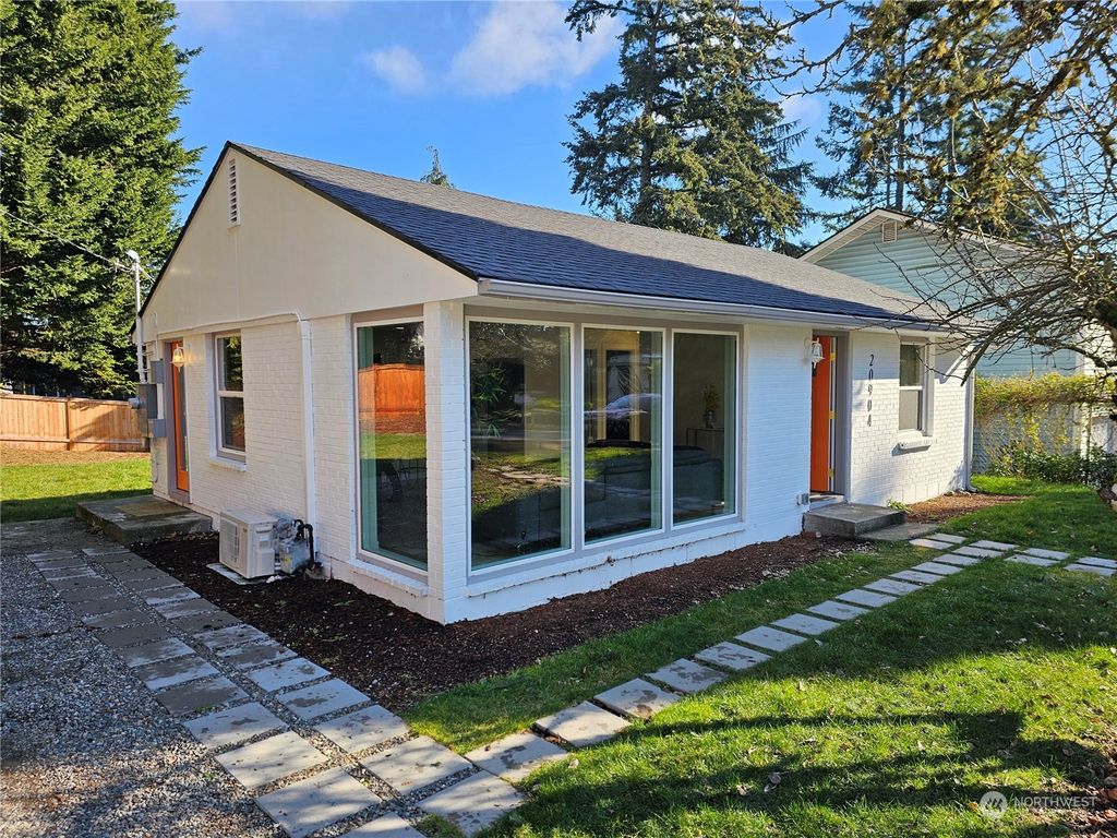 Photo of 20904 5th Avenue S, Des Moines, WA 98198 (MLS # 2329960)