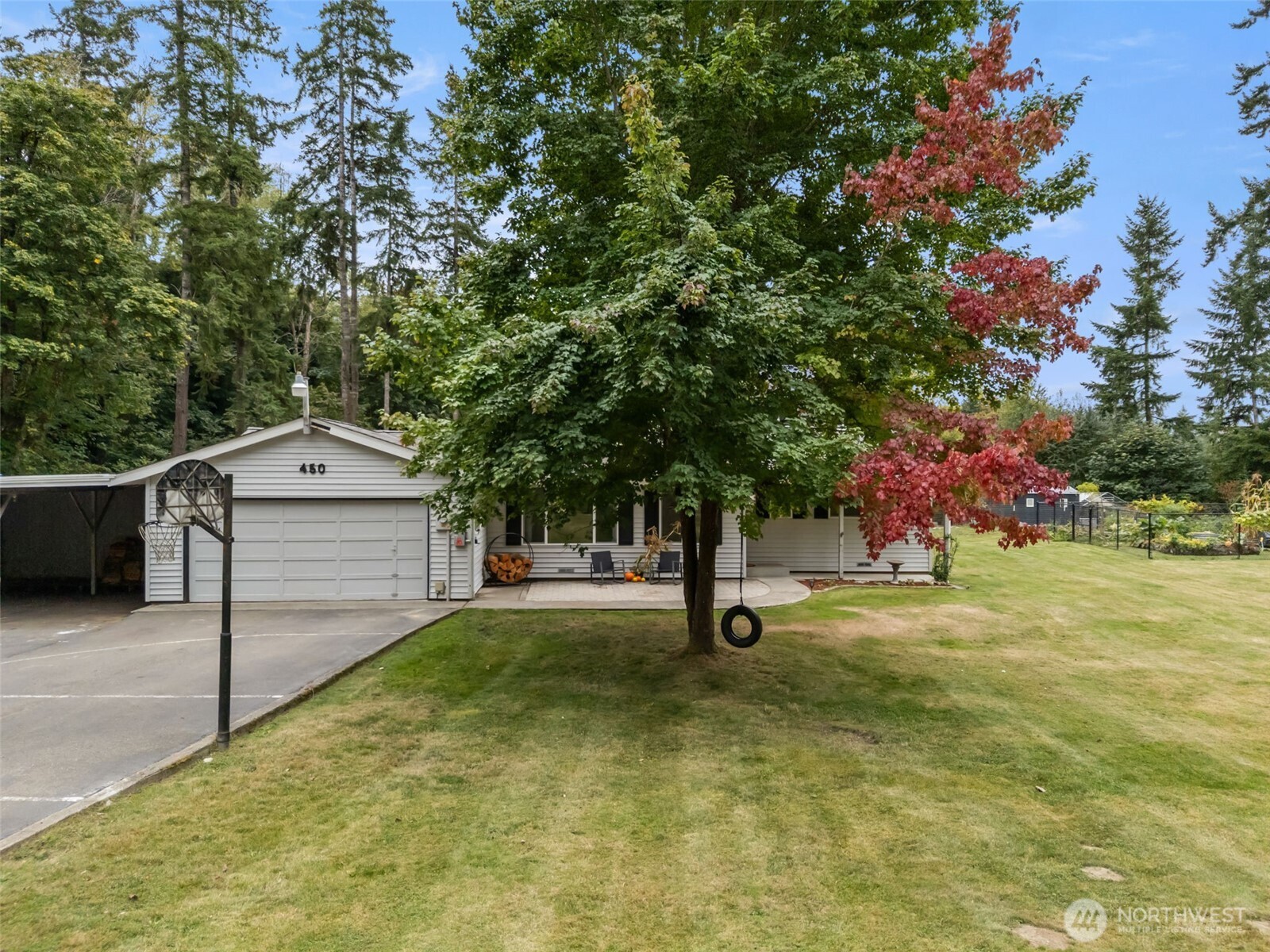 450 NE Riverhill Drive