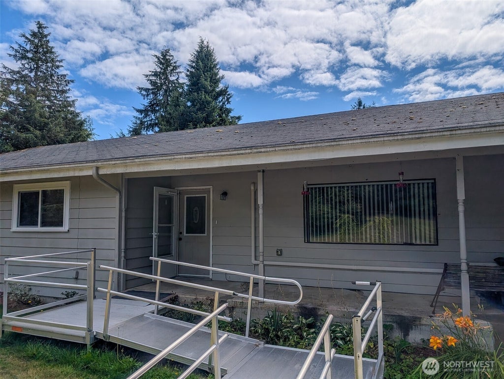 Photo of 10270 State Route 101, Raymond, WA 98577 (MLS # 2579179)