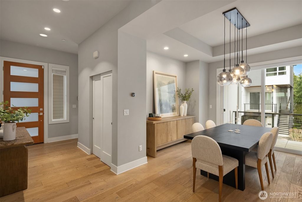 Photo of 214 4th Court S #6, Kirkland, WA 98033 (MLS # 2509605)