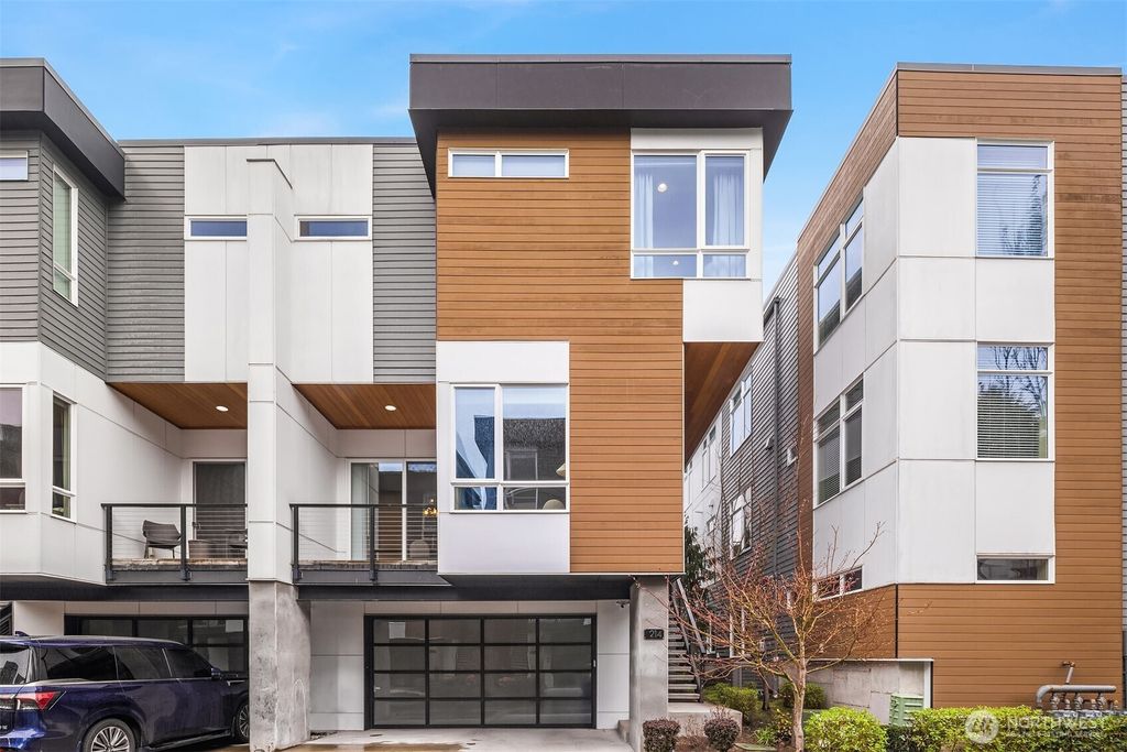 Photo of 214 4th Court S #6, Kirkland, WA 98033 (MLS # 2509605)