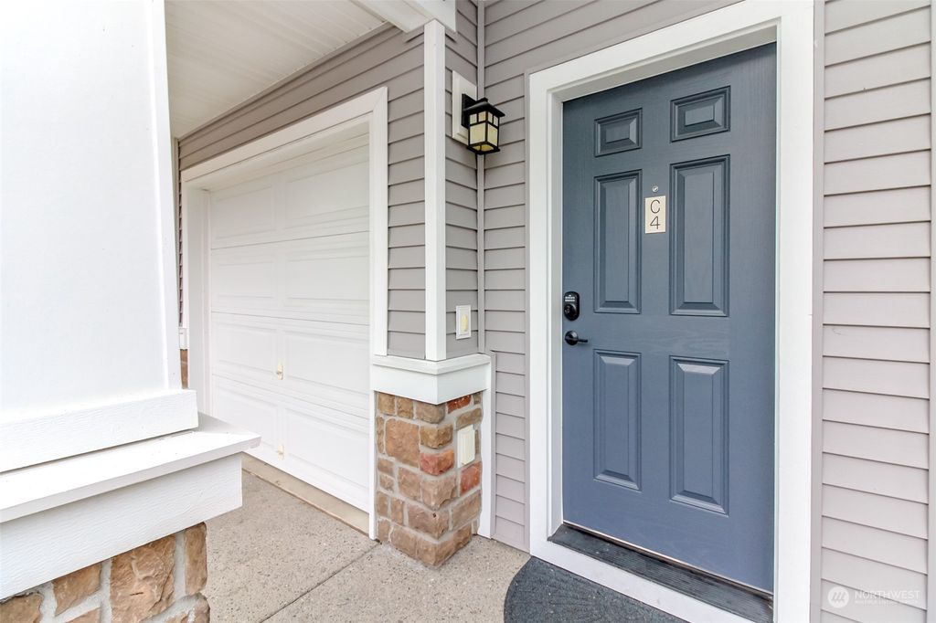 Photo of 4001 S 211th Place #C4, SeaTac, WA 98198 (MLS # 2203384)