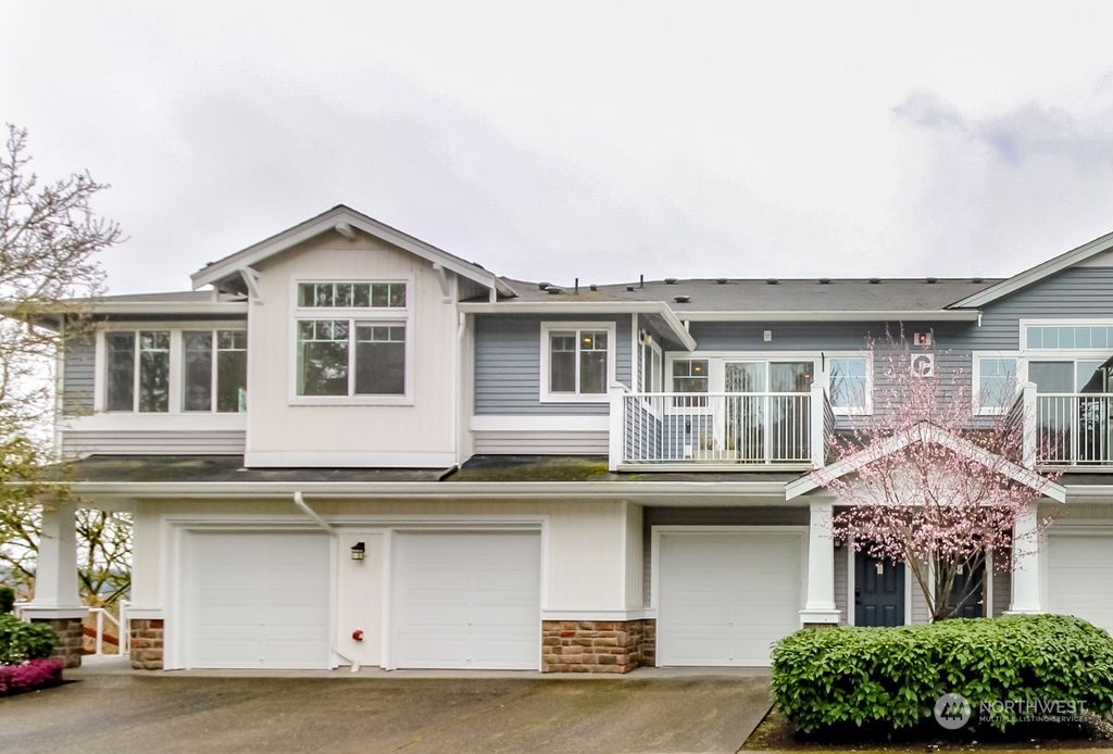 Photo of 4001 S 211th Place #C4, SeaTac, WA 98198 (MLS # 2203384)