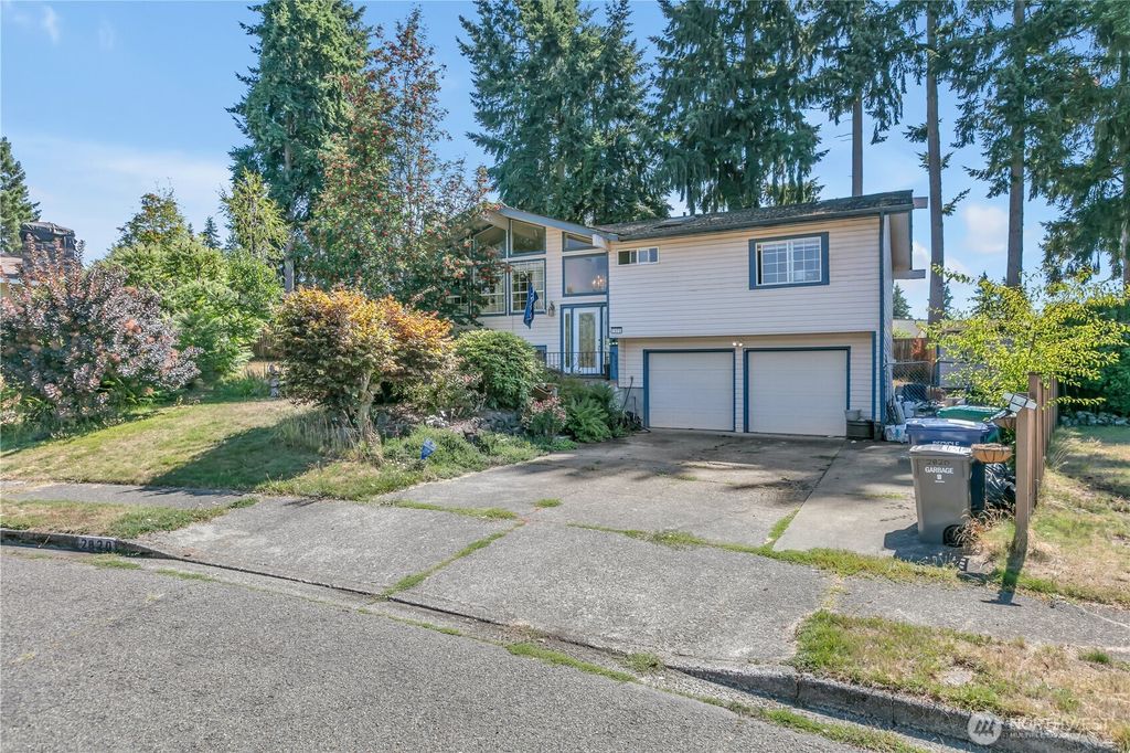 Photo of 2820 Skyway Place, Auburn, WA 98092 (MLS # 2424626)
