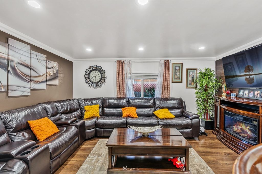 Photo of 7701 Hardeson Road #4, Everett, WA 98203 (MLS # 1973835)