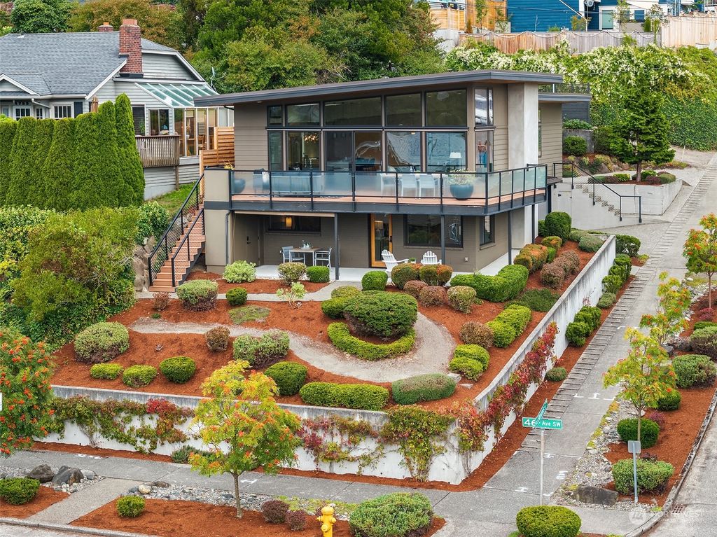 Photo of 4518 SW Edmunds Street, Seattle, WA 98116 (MLS # 2292221)