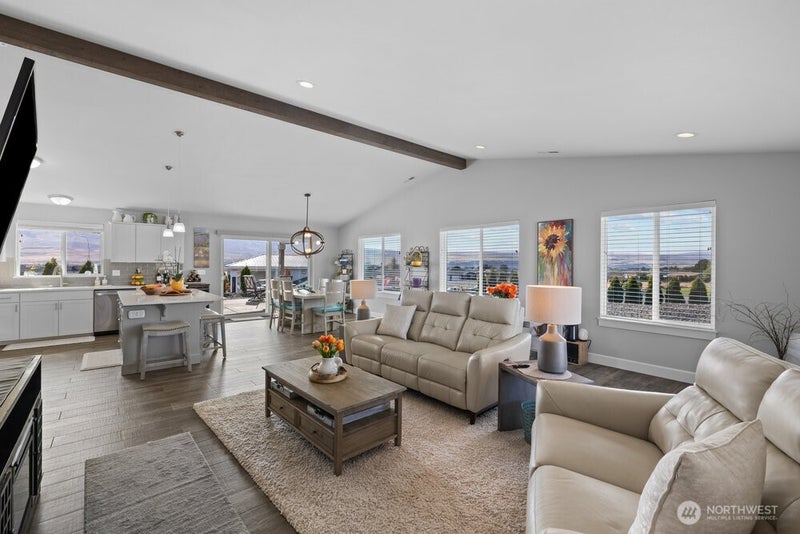 208 Moon River View